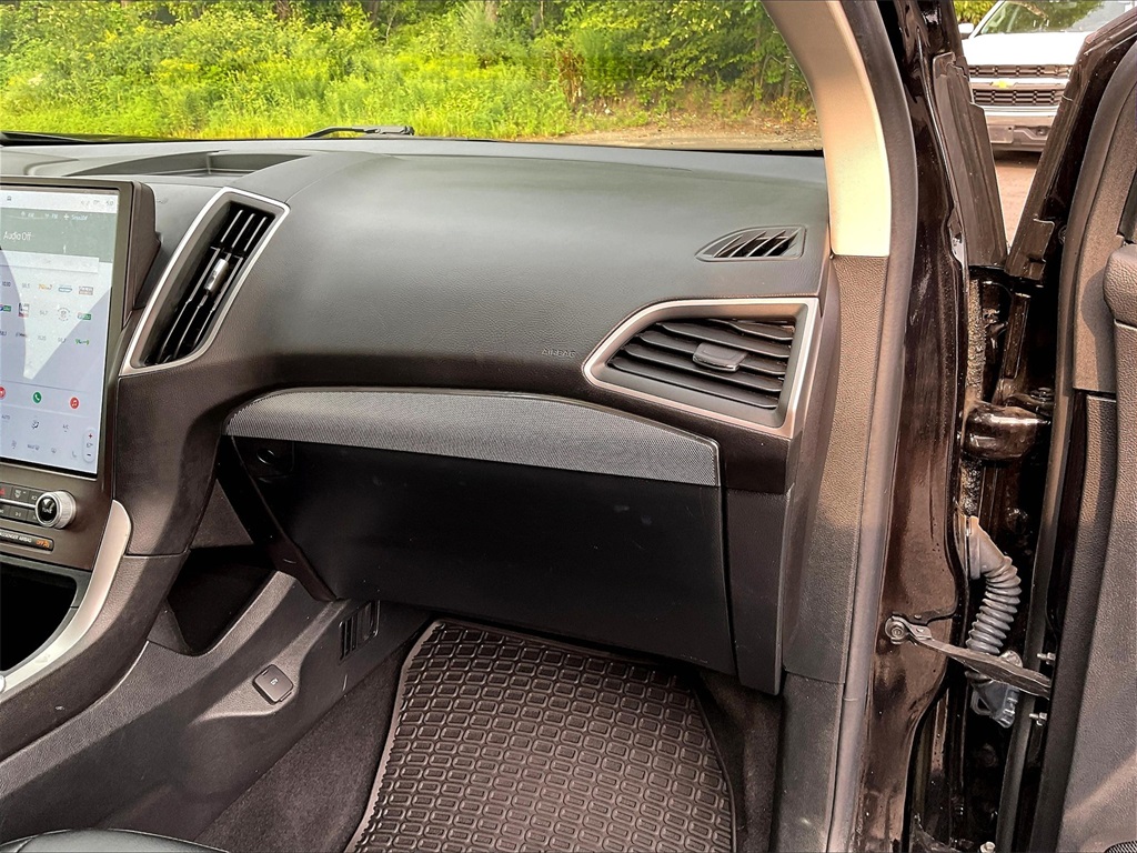 2021 Ford Edge SEL photo 13