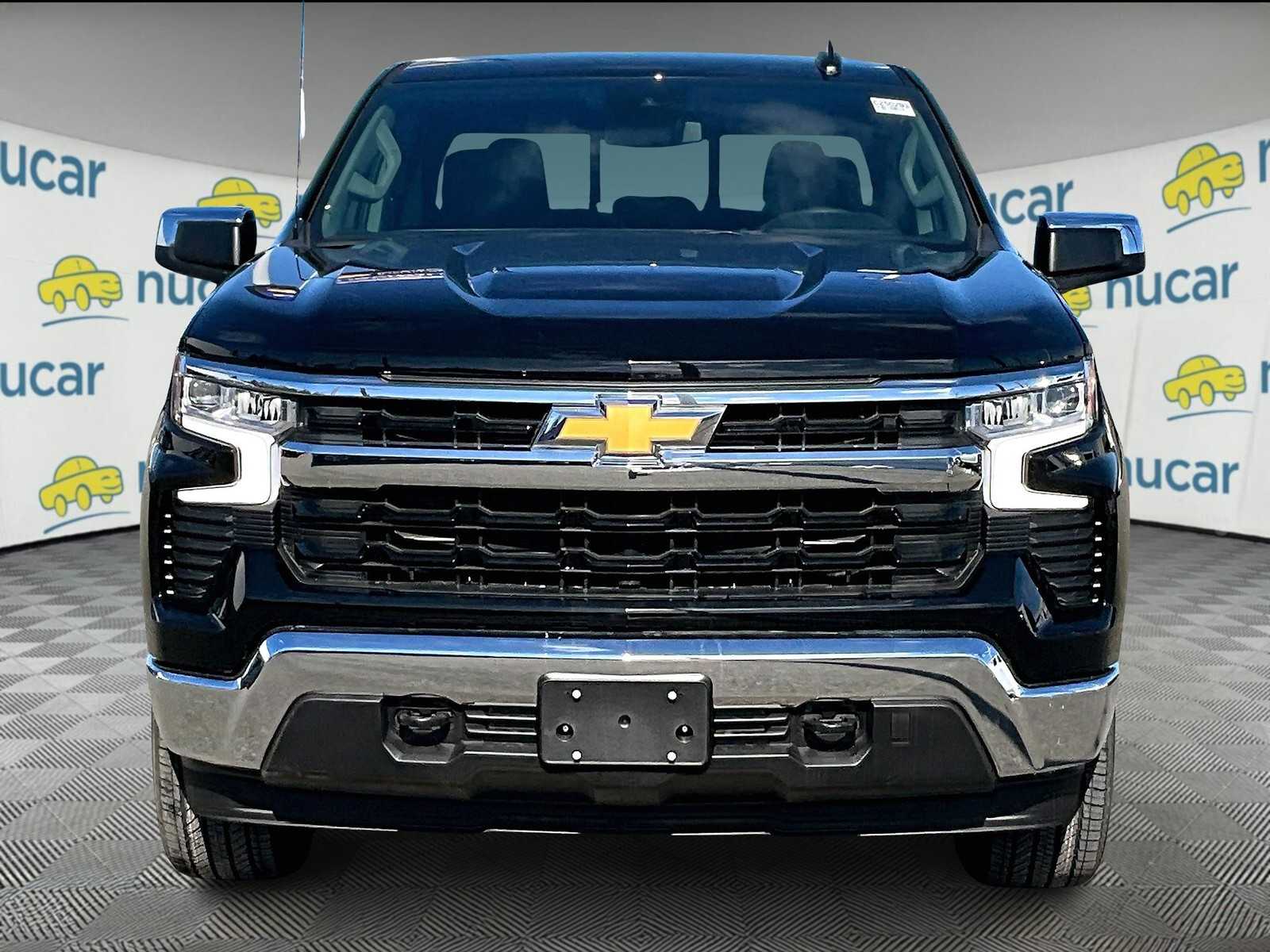 2025 Chevrolet Silverado 1500 LT photo 2