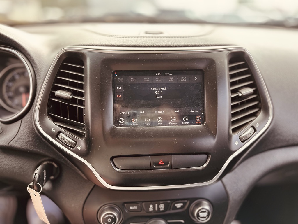 2020 Jeep Cherokee Latitude photo 16