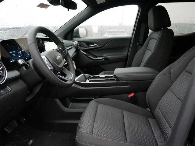 2025 Chevrolet Equinox LT photo 4