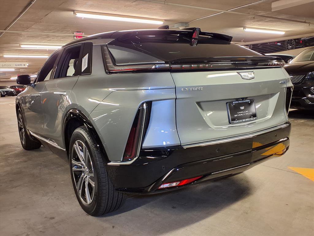2025 Cadillac Lyriq Luxury photo 10