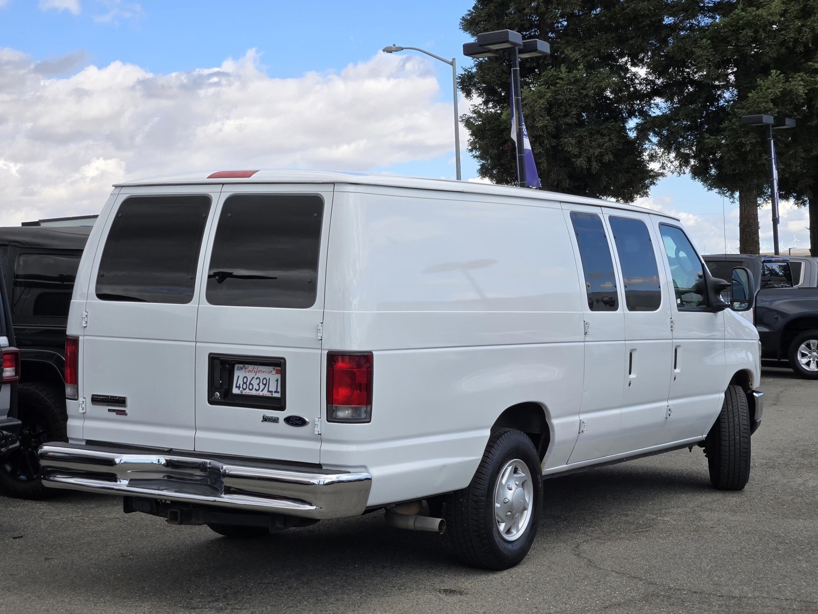 2012 Ford E-250 Cargo photo 2