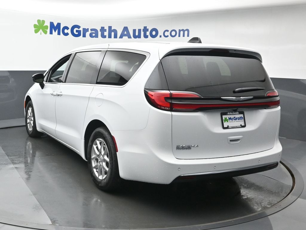 2026 Chrysler Pacifica photo 28