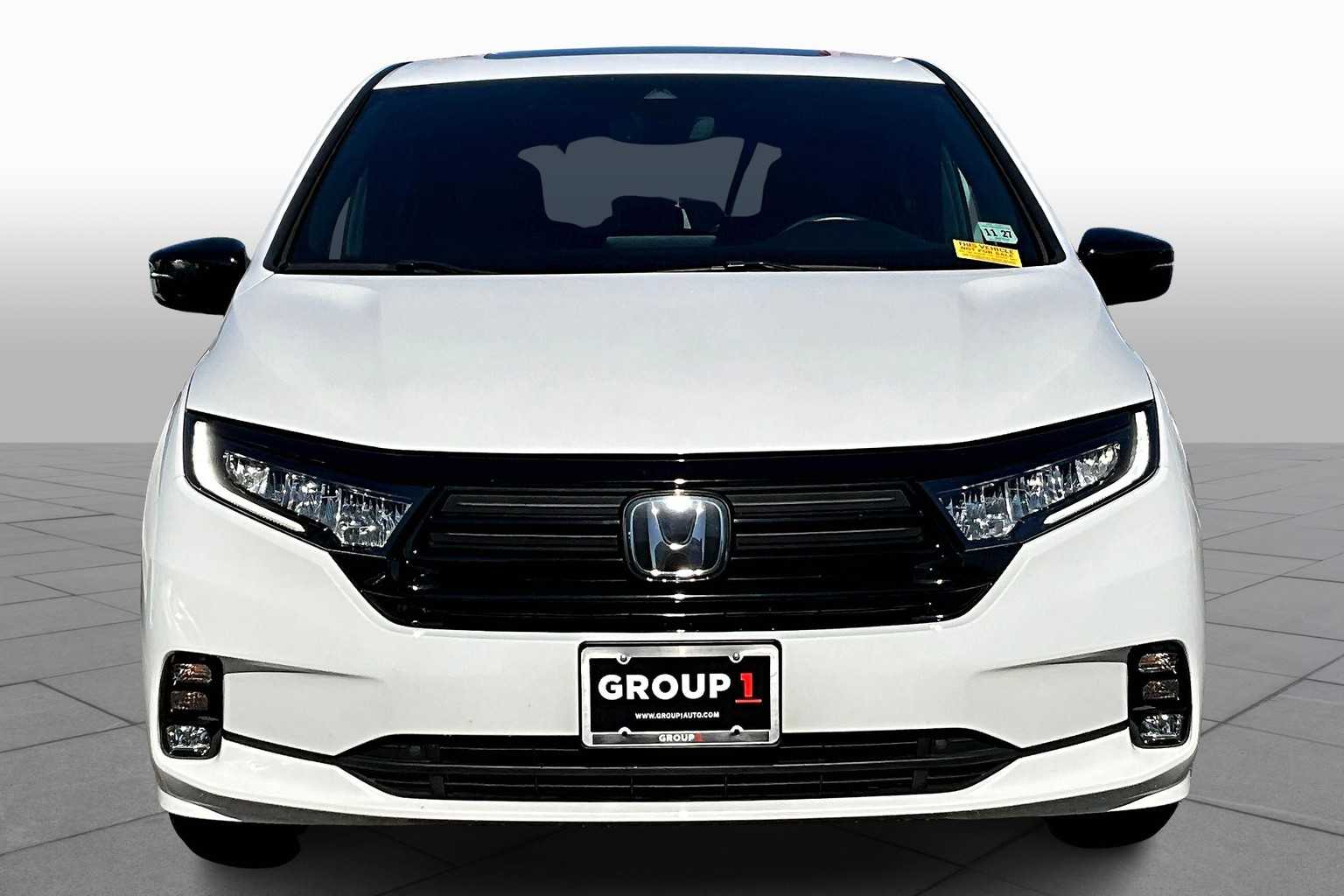 2023 Honda Odyssey Sport photo 3