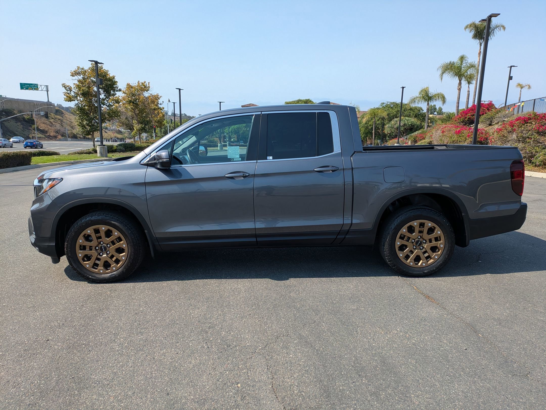 2023 Honda Ridgeline RTL photo 2