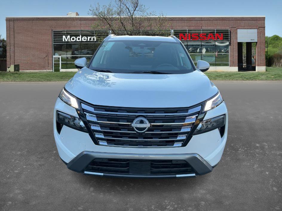 2024 Nissan Rogue SL photo 3