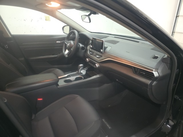 2024 Nissan Altima 2.5 SV photo 4