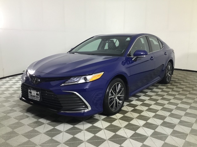 2024 Toyota Camry XLE photo 3