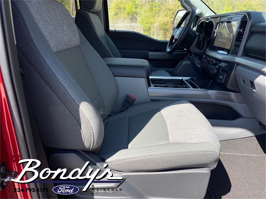 2025 Ford F-250 XLT photo 13