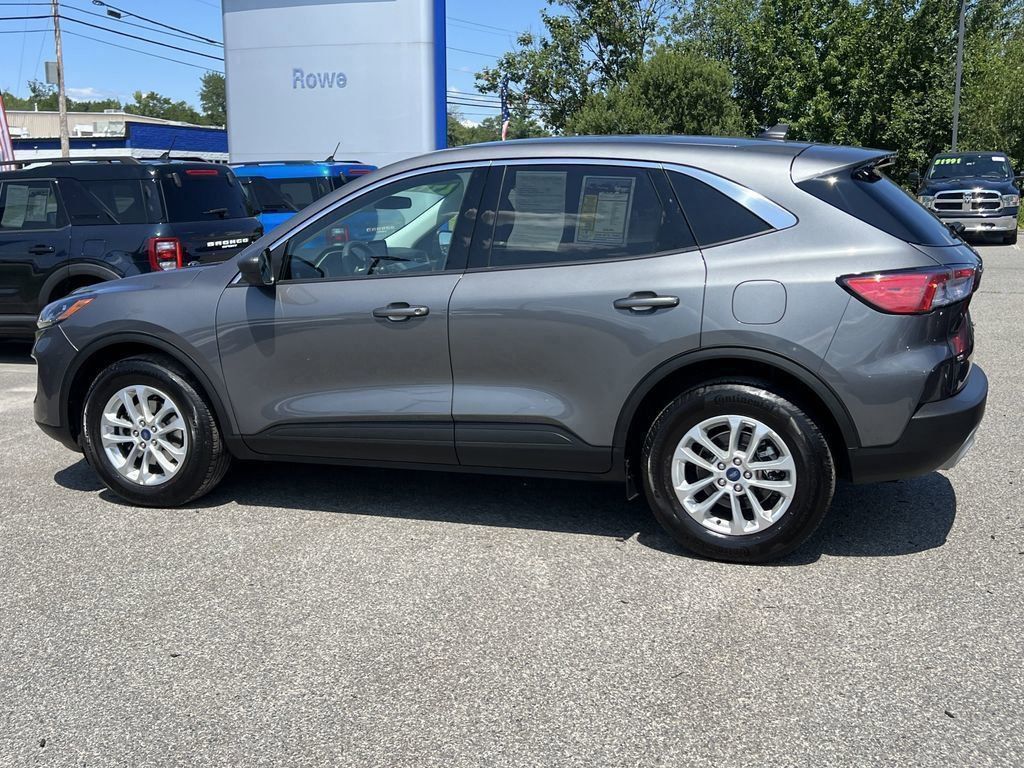 2022 Ford Escape SE photo 4