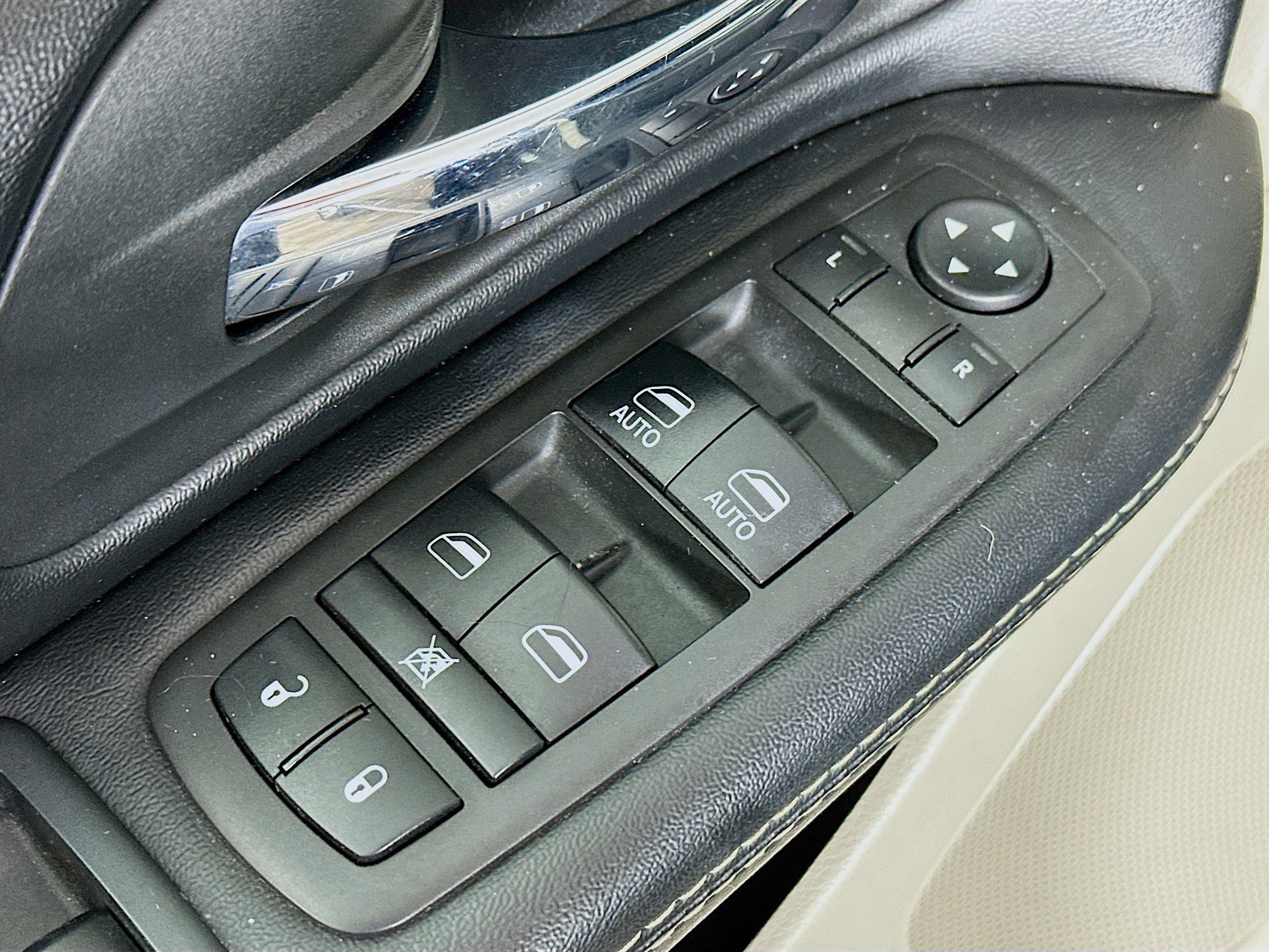 2019 Dodge Grand Caravan SXT photo 16
