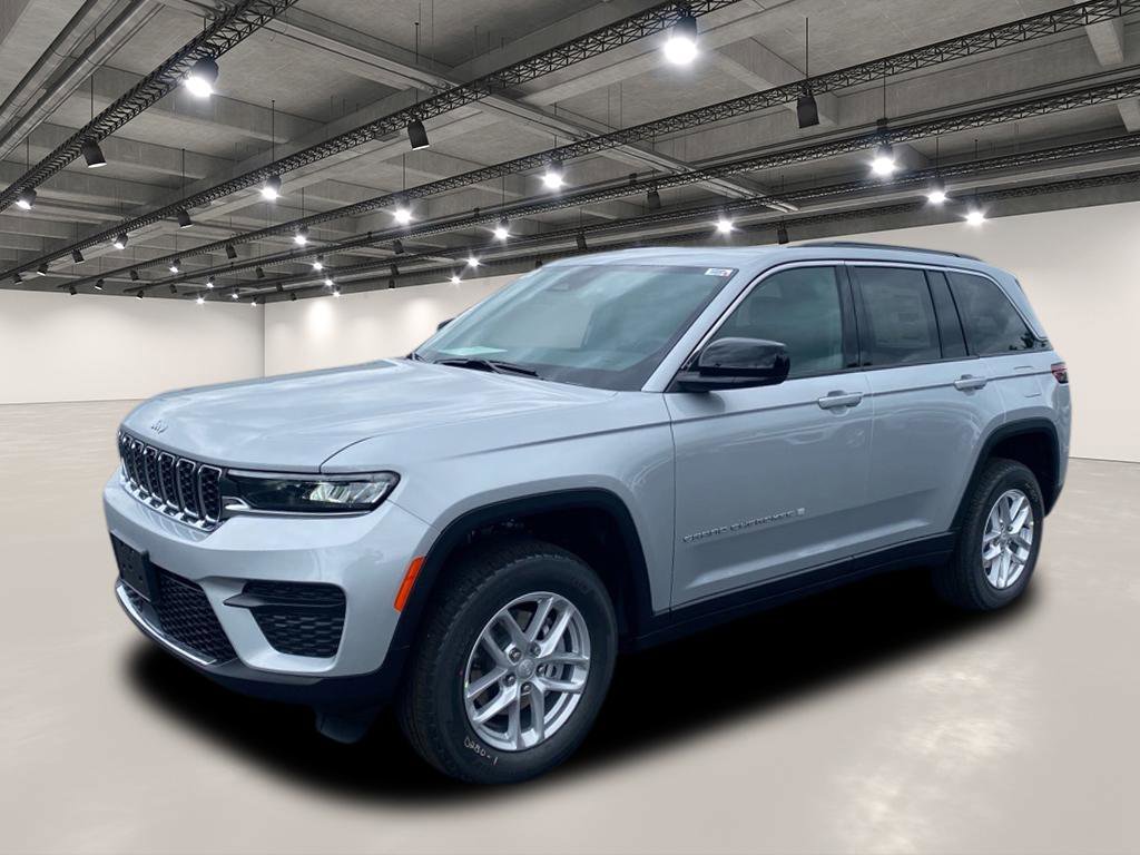 2025 Jeep Grand Cherokee Laredo X photo 2