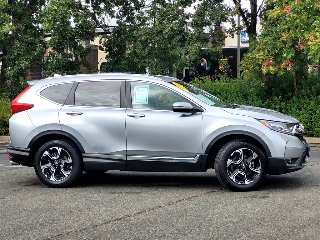 2018 Honda CR-V Touring photo 3