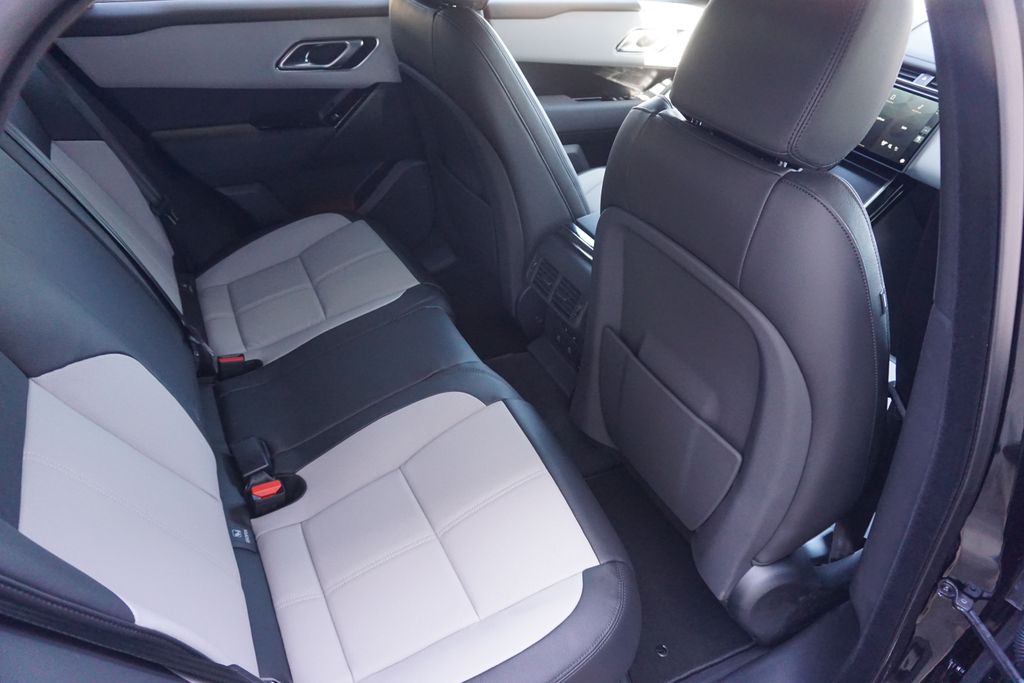 2026 Land Rover Range Rover Velar SE photo 35