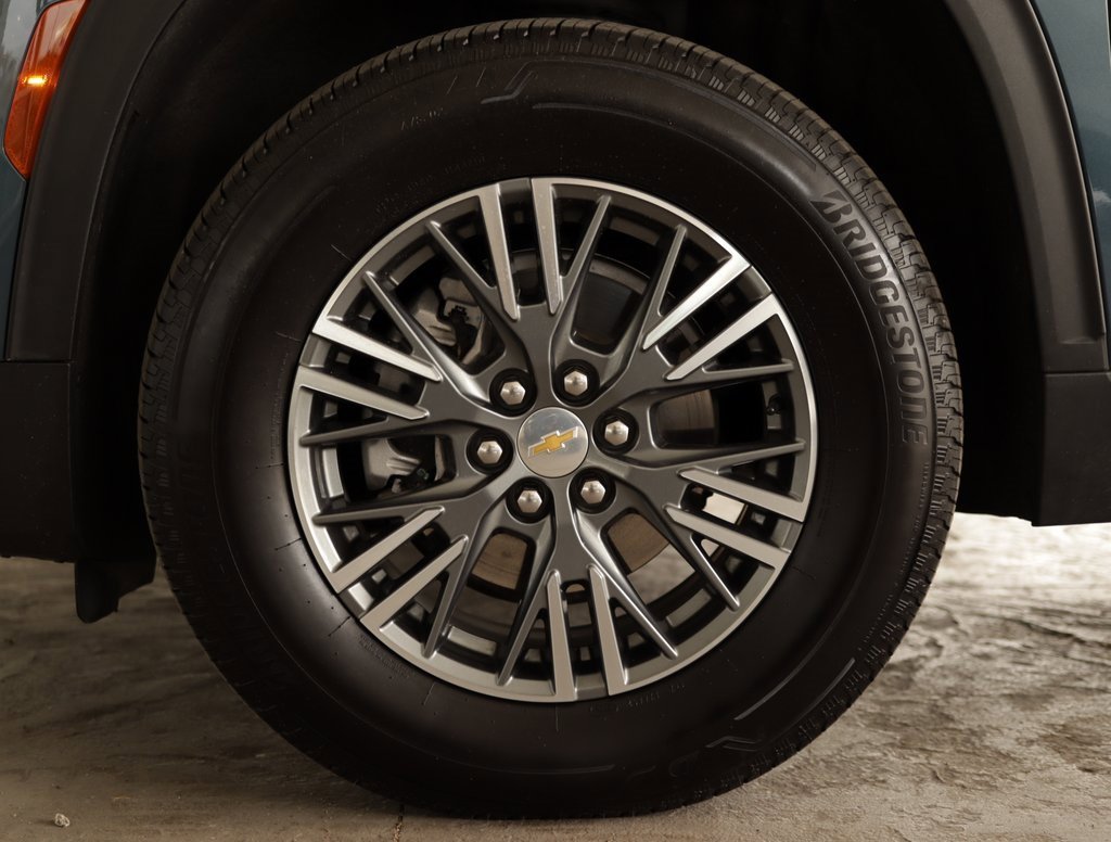 2025 Chevrolet Traverse photo 36