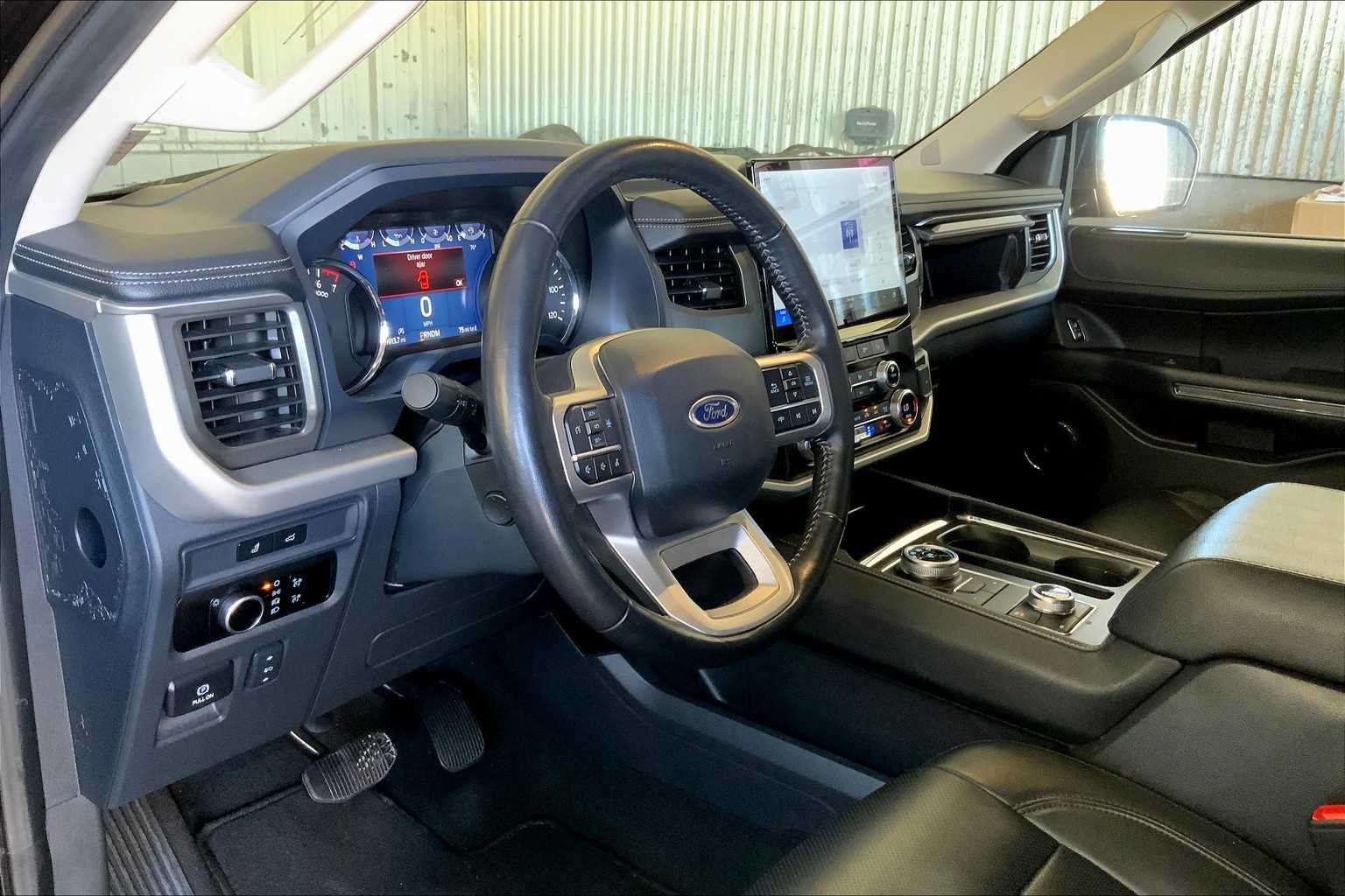 2024 Ford Expedition MAX XLT photo 14