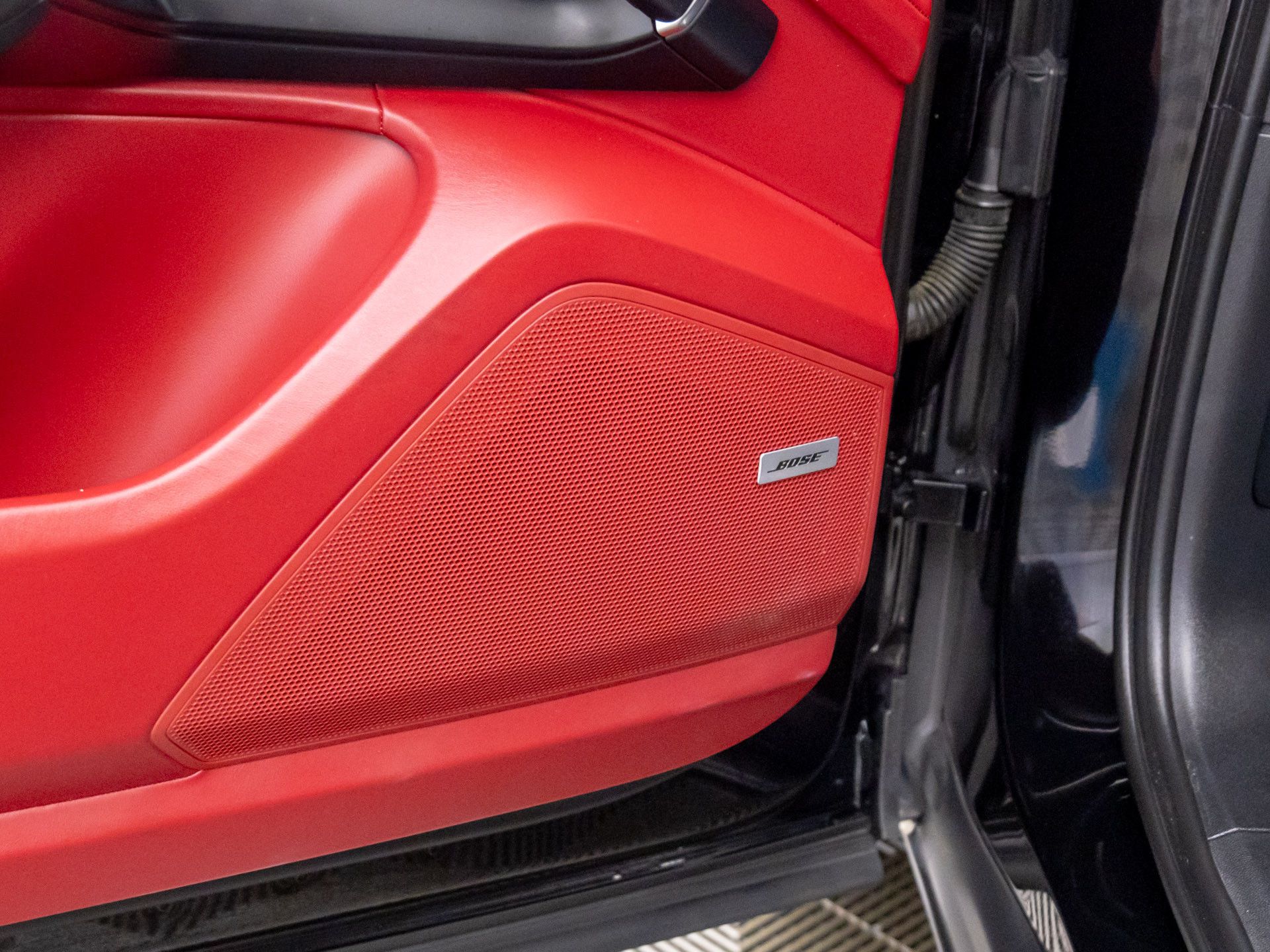 2022 Porsche Cayenne Base photo 15