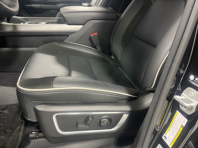 2025 Ram 1500 Laramie photo 7