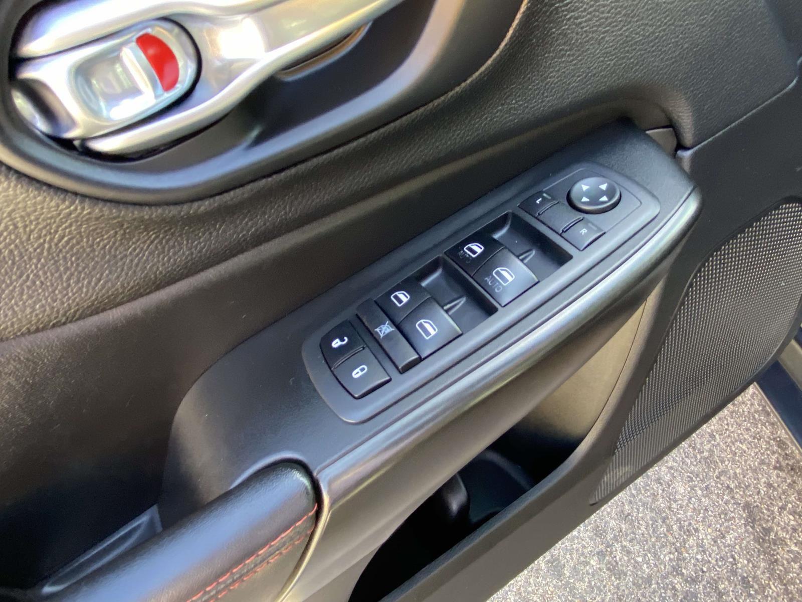 2019 Jeep Cherokee Trailhawk photo 7