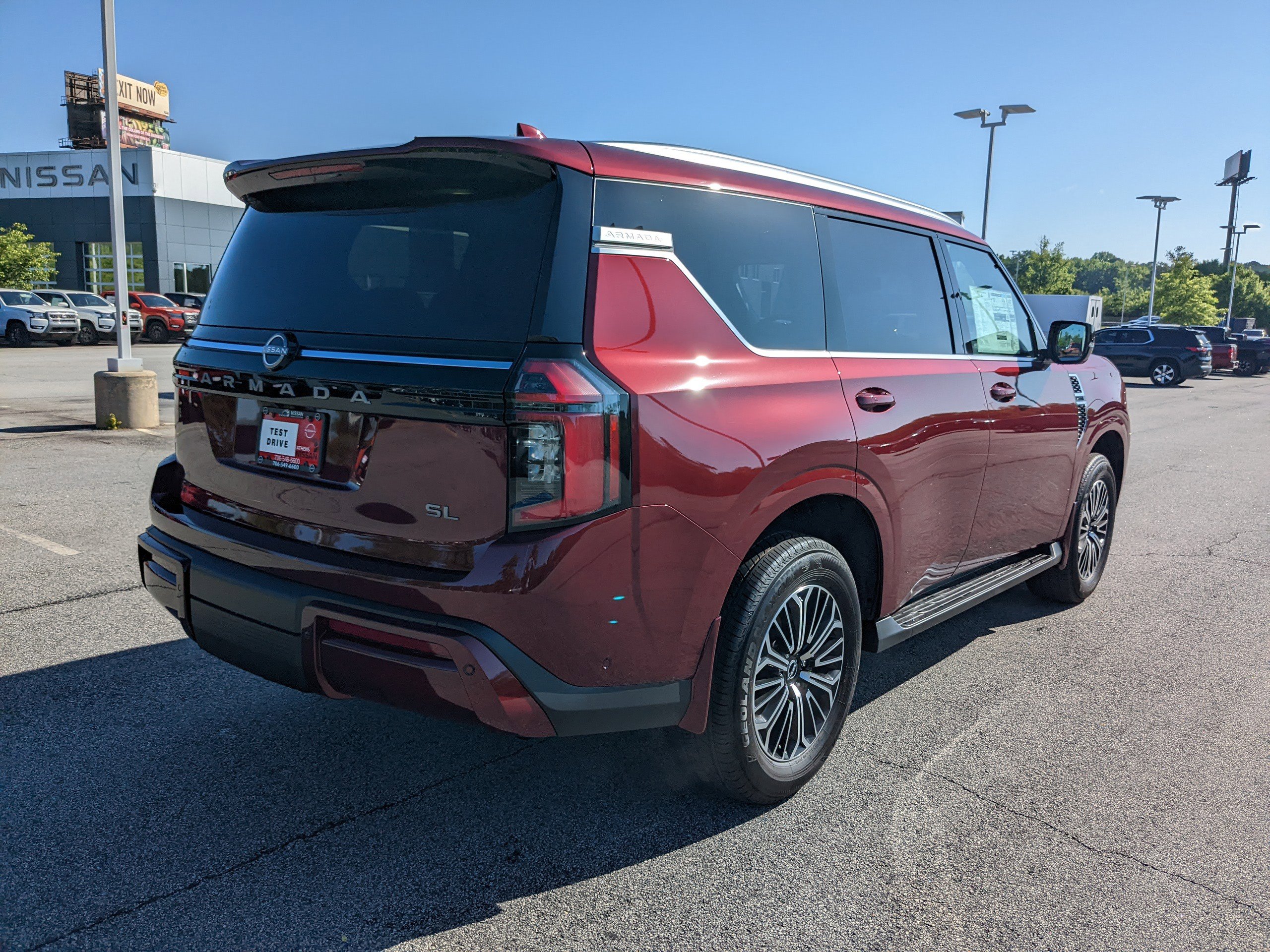 2025 Nissan Armada SL photo 2