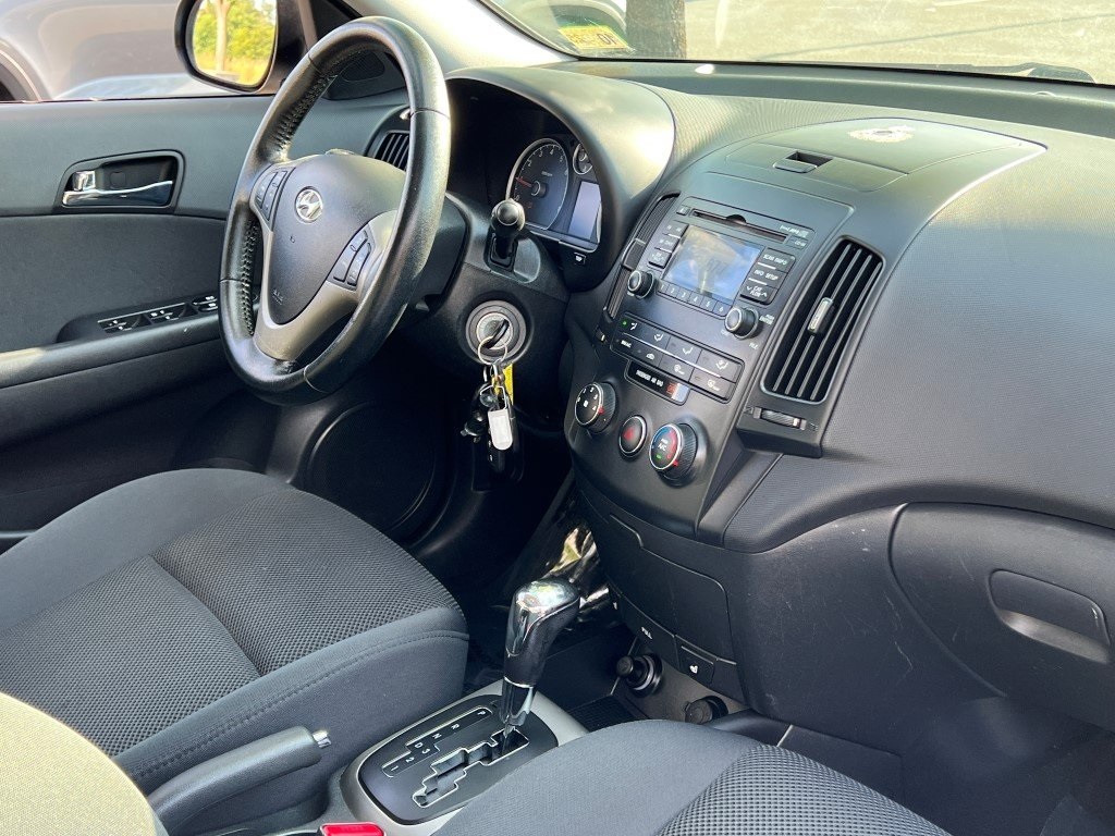 2010 Hyundai Elantra Touring SE photo 5