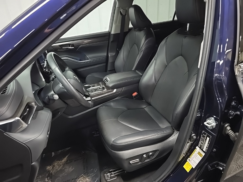 2022 Toyota Highlander Limited photo 30