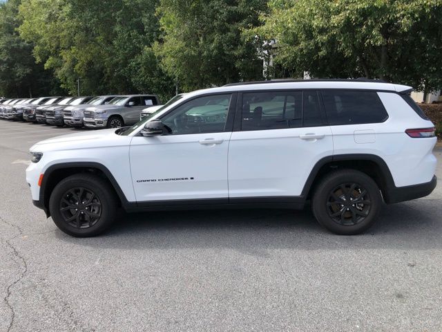 2025 Jeep Grand Cherokee Altitude X photo 32
