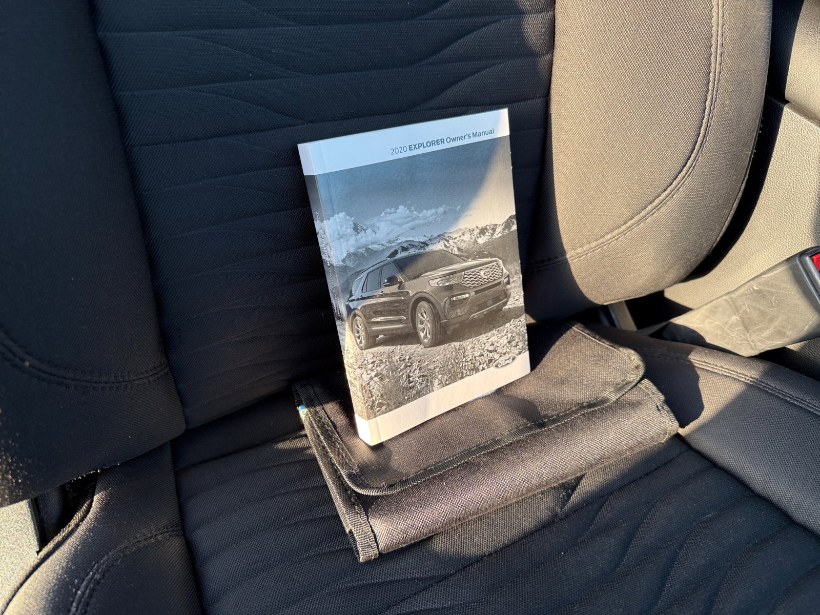 2020 Ford Explorer XLT photo 14