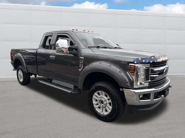 2019 Ford F-350 XLT photo 4