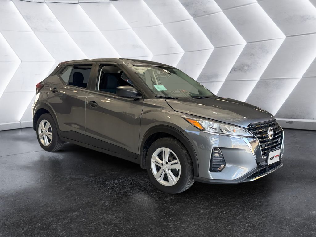 2024 Nissan Kicks S photo 2