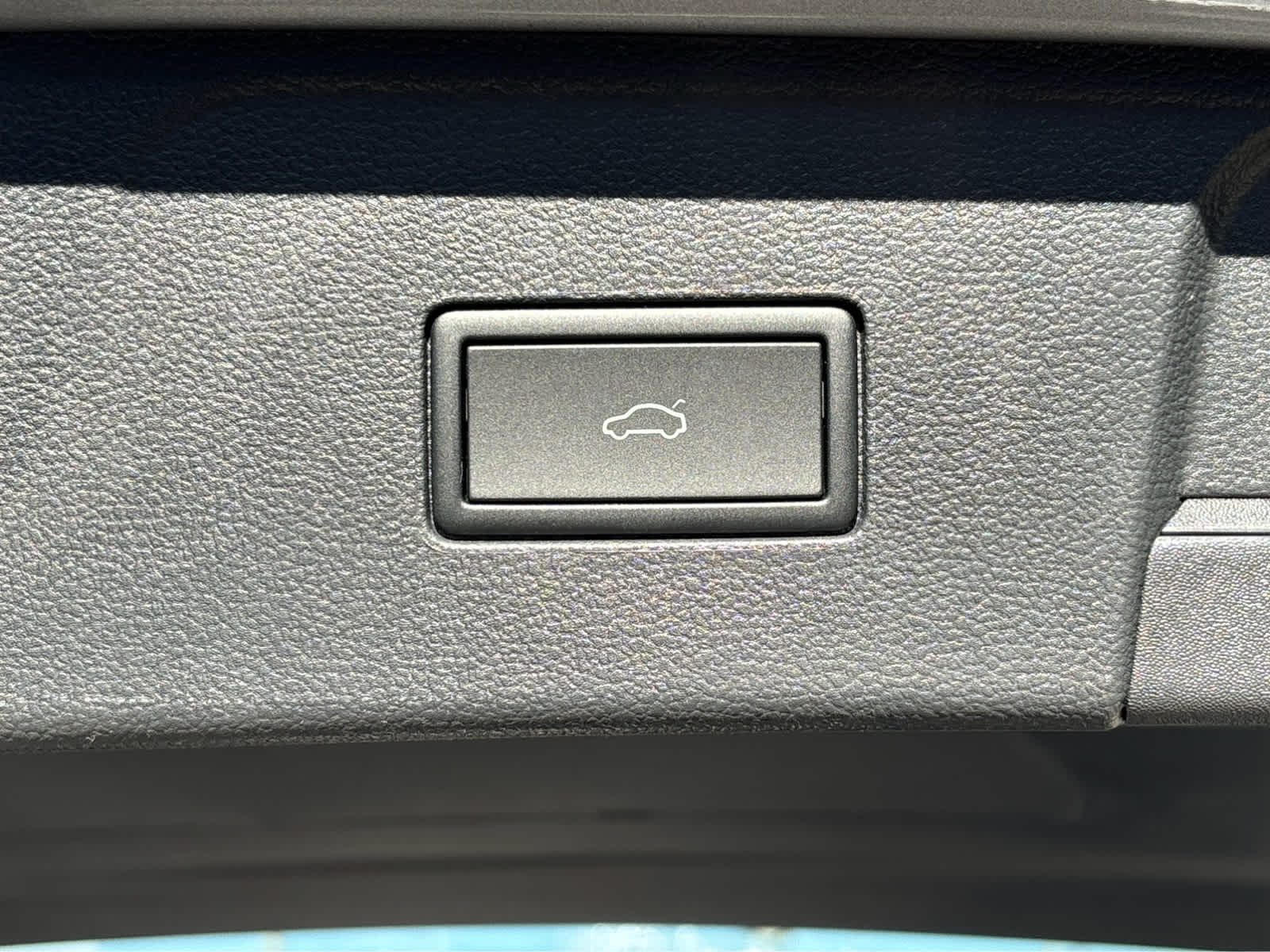 2025 Volkswagen Atlas SE Technology photo 19