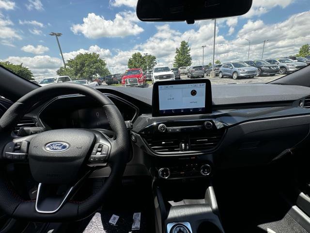 2025 Ford Escape ST-Line photo 15