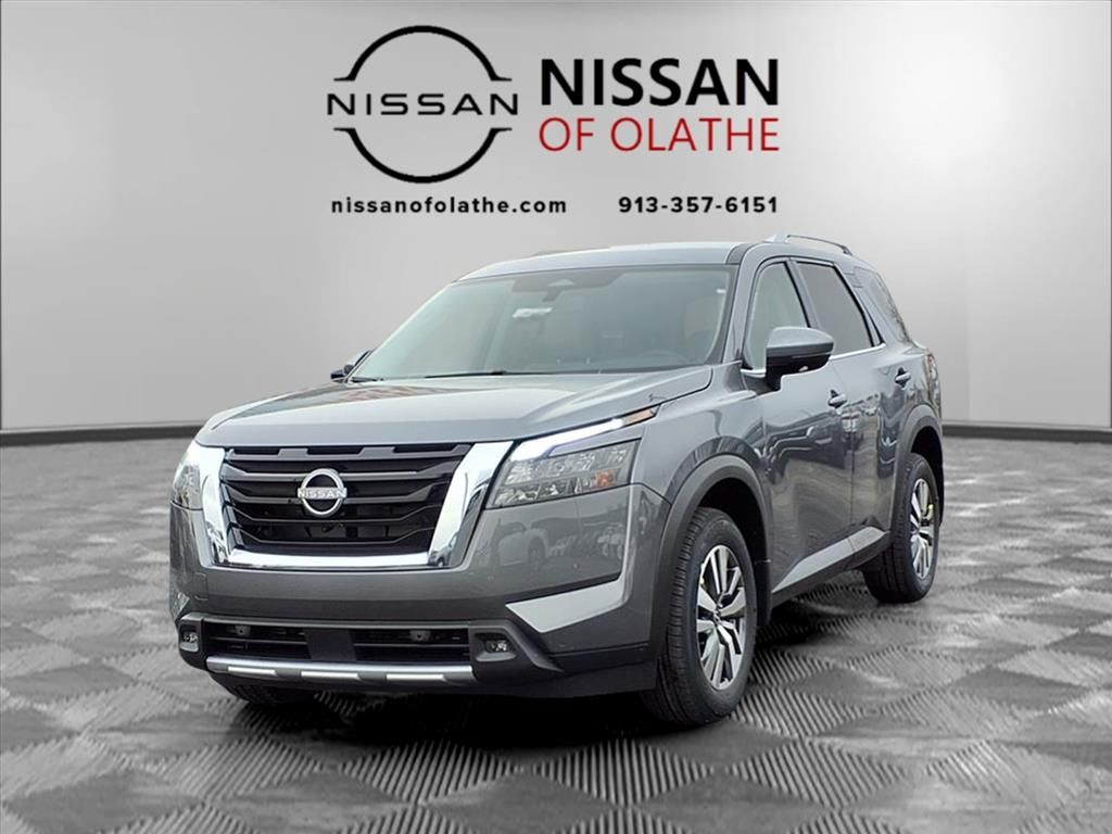 2025 Nissan Pathfinder SL's photo