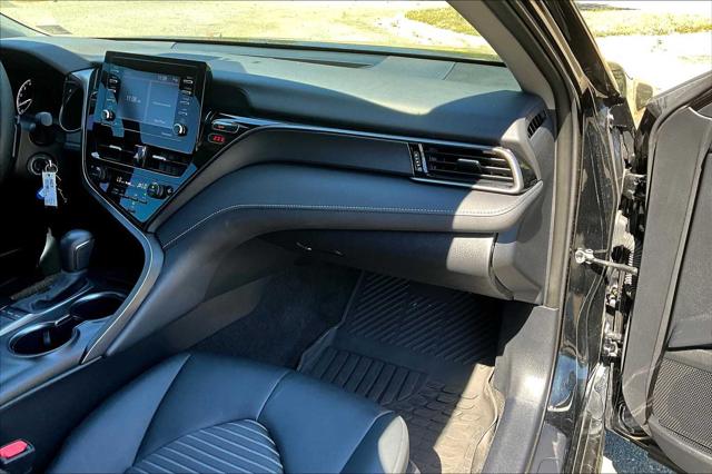 2023 Toyota Camry SE photo 18