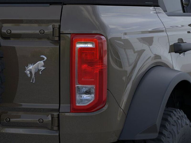 2025 Ford Bronco Base photo 22