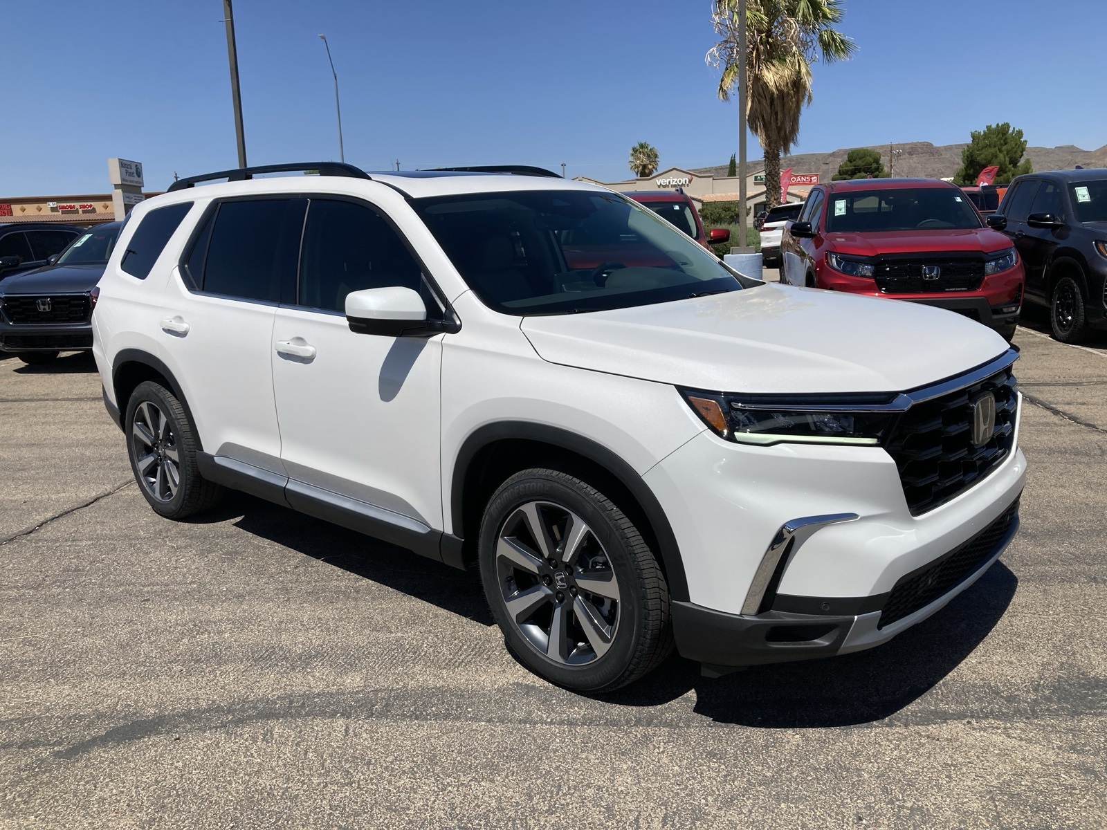 2025 Honda Pilot Touring photo 3