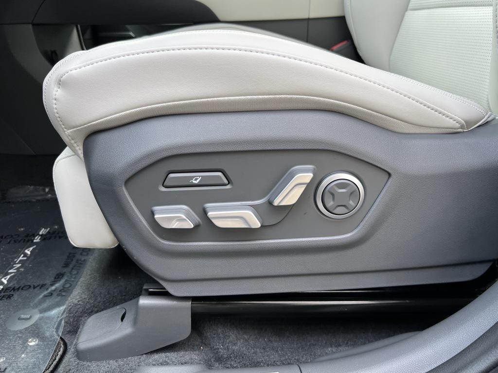 2025 Hyundai Santa Fe Calligraphy photo 13