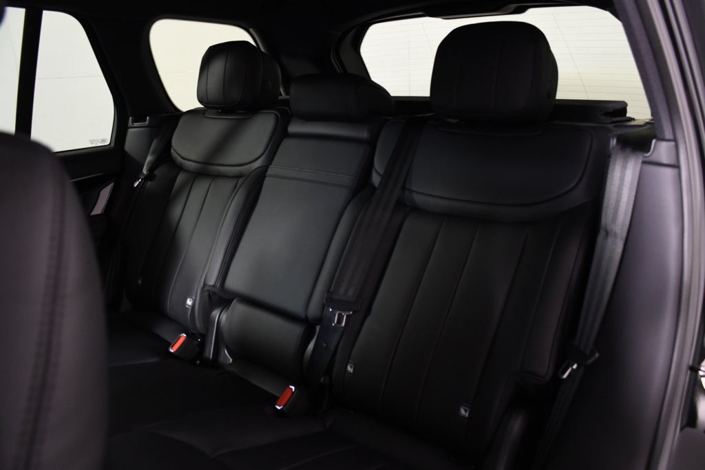 2025 Land Rover Range Rover SE photo 26