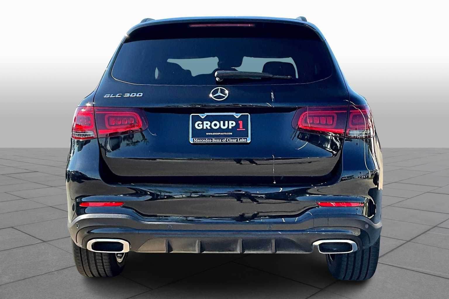 2022 Mercedes Benz GLC 300 photo 4