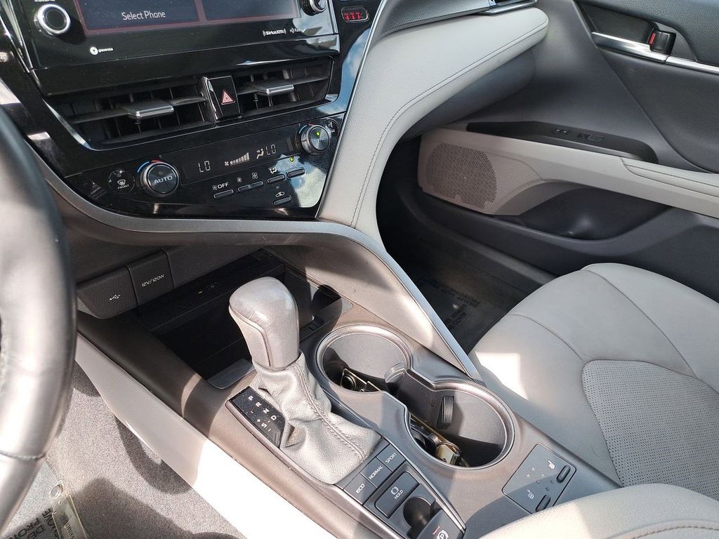 2022 Toyota Camry XSE photo 18