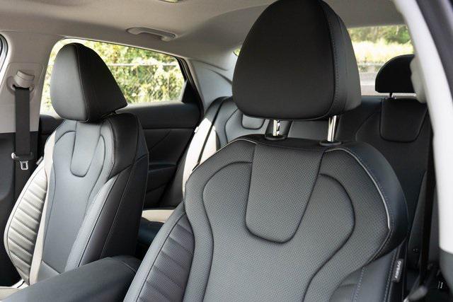 2025 Hyundai Elantra Limited photo 13