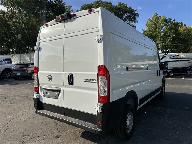 2026 Ram ProMaster 2500 photo 5