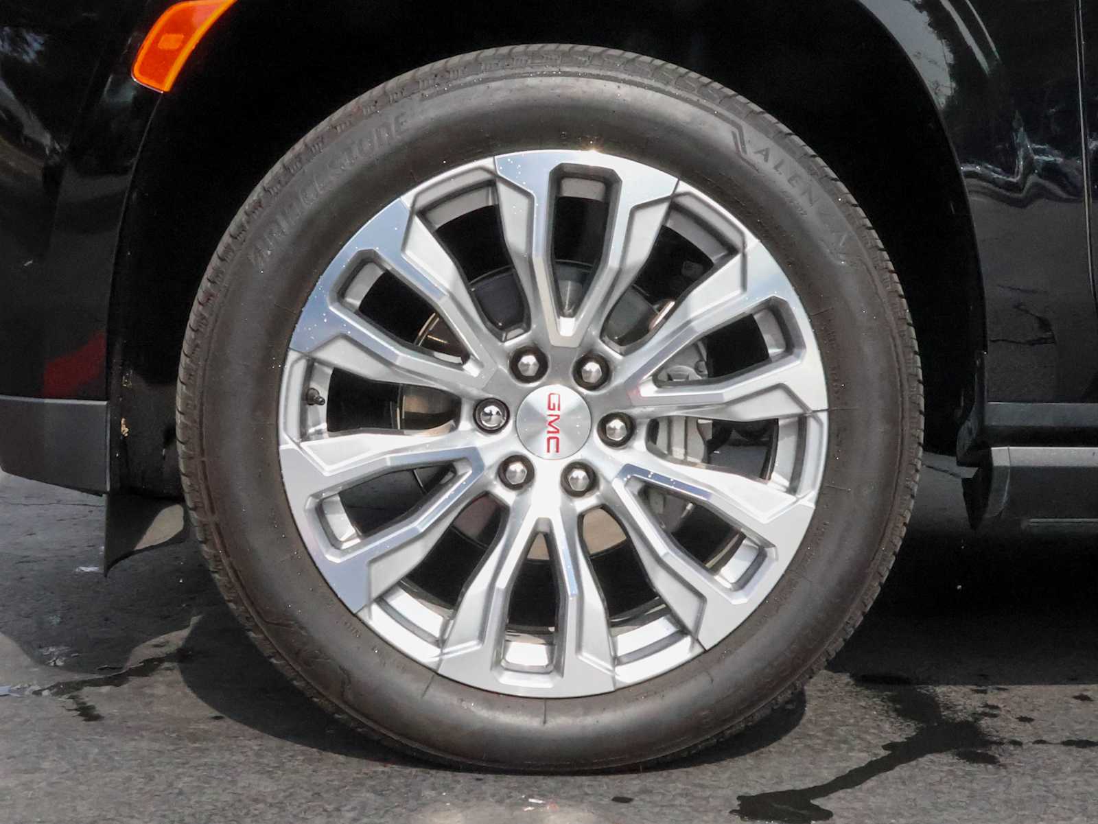 2024 Gmc Yukon XL Denali photo 3