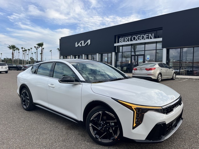 2025 Kia K4 GT-Line's photo
