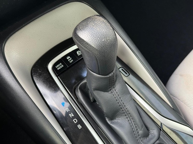 2021 Toyota Corolla Hybrid LE photo 24