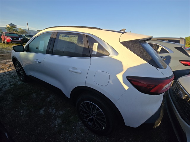 2025 Ford Escape Plug-In Hybrid photo 7