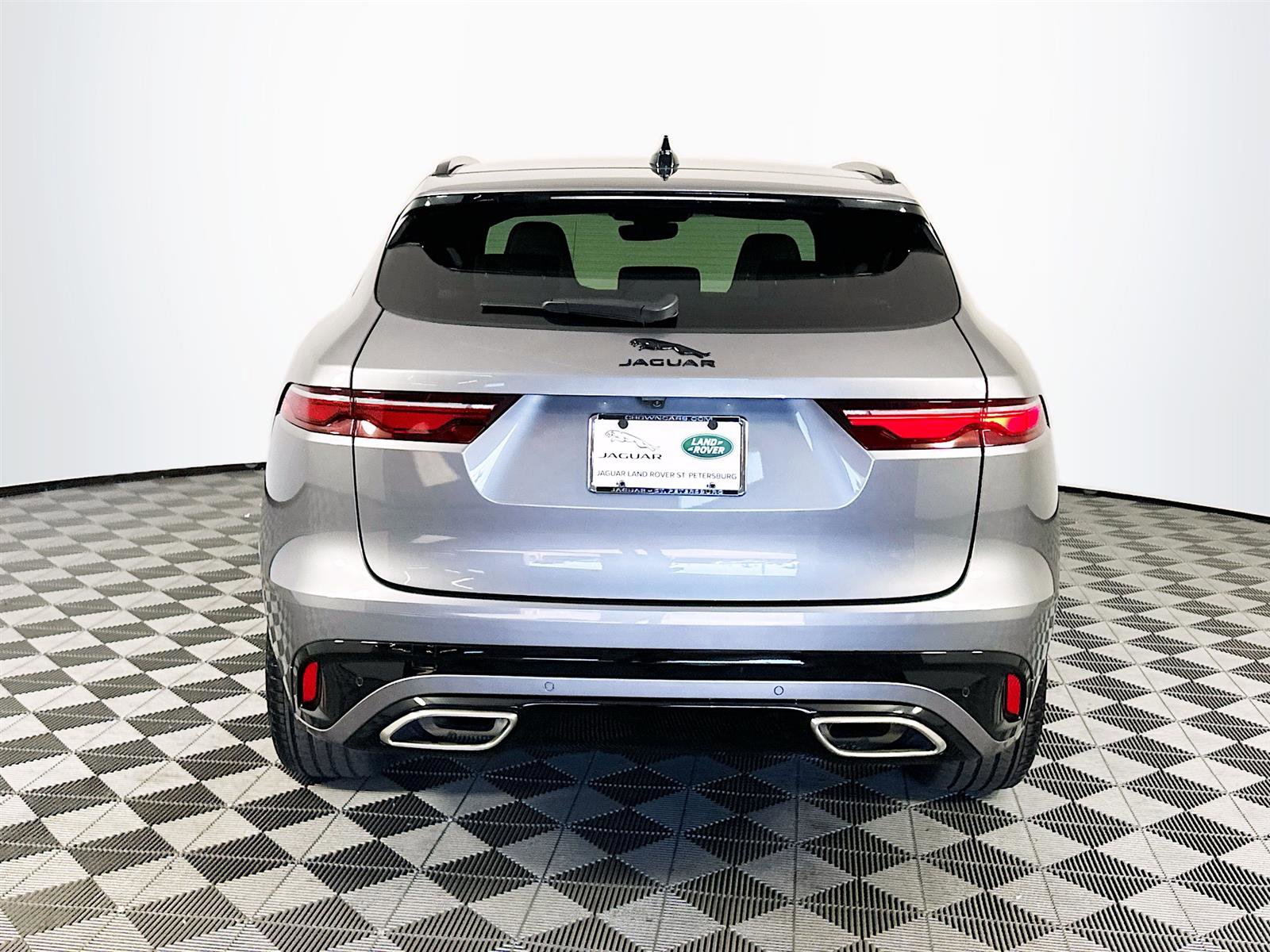 2025 Jaguar F-PACE P400 R-Dynamic S photo 6
