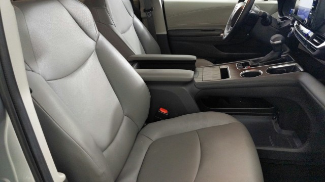 Used 2024 SILVER Toyota XLE image 25