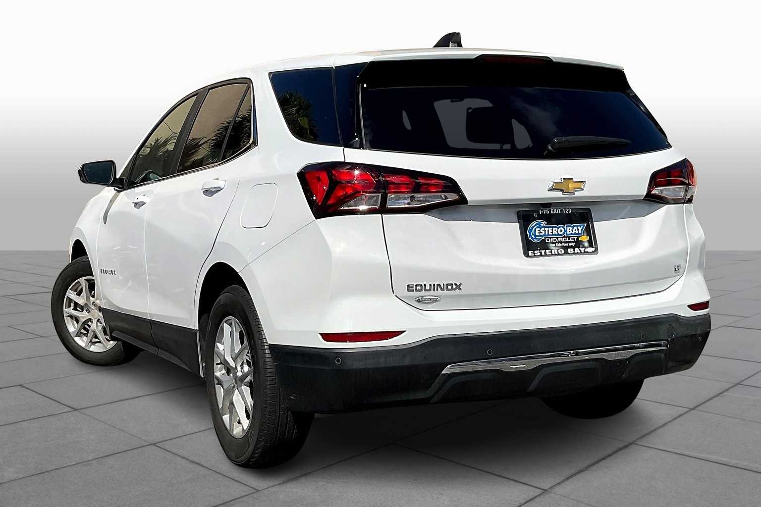2022 Chevrolet Equinox LT photo 3