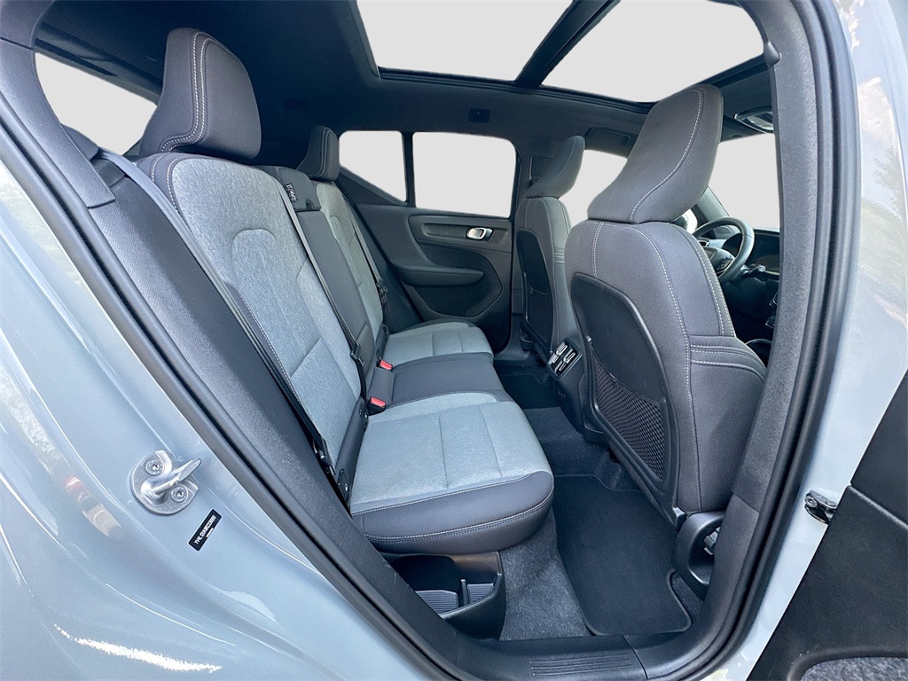 2024 Volvo XC40 Core photo 29